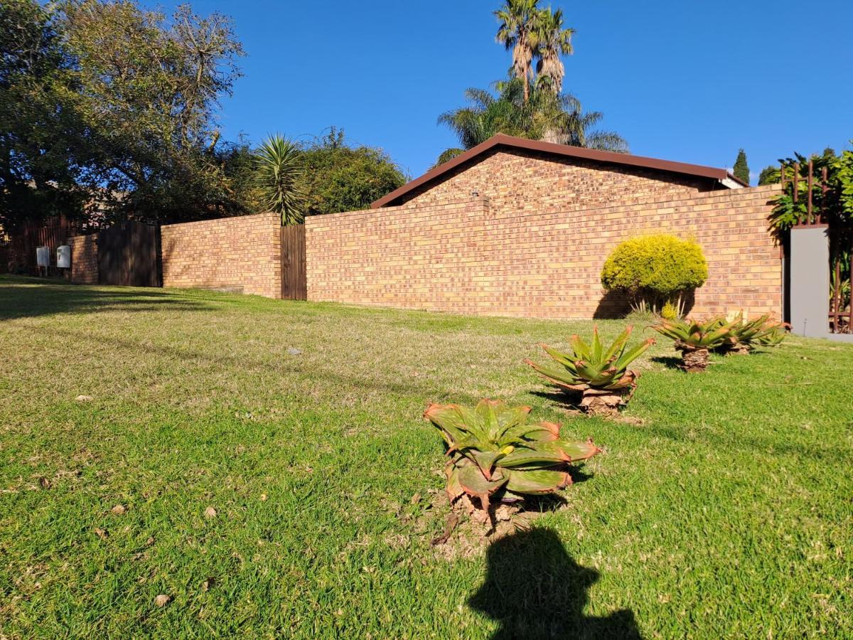 Rocky Hills Guesthouse Piet Retief Dış mekan fotoğraf