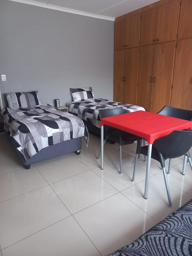 Rocky Hills Guesthouse Piet Retief Dış mekan fotoğraf