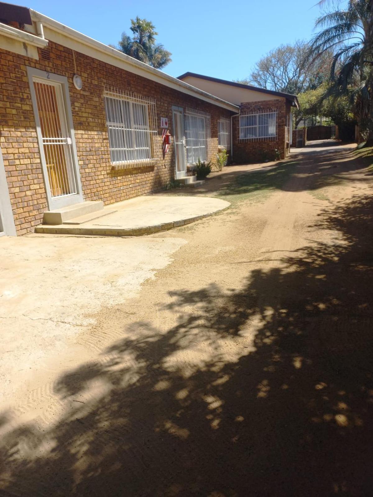 Rocky Hills Guesthouse Piet Retief Dış mekan fotoğraf